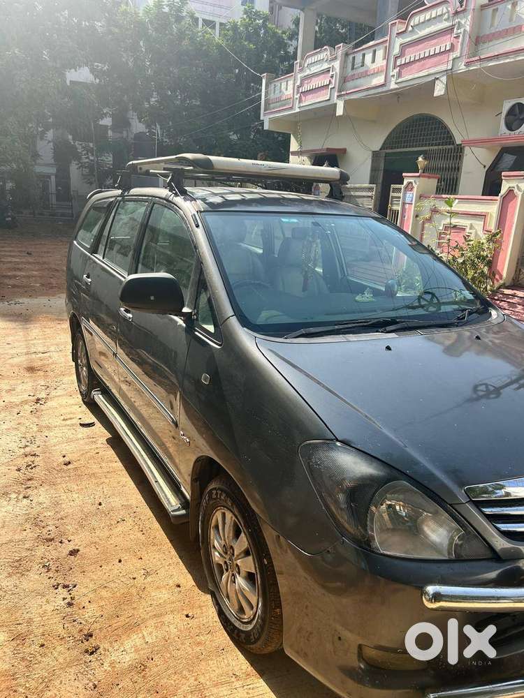 Toyota Innova 2.5v 2010 Model Resale
