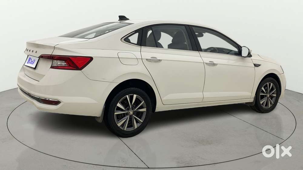 Skoda Slavia Style 1.0l Tsi Mt, 2022, Petrol