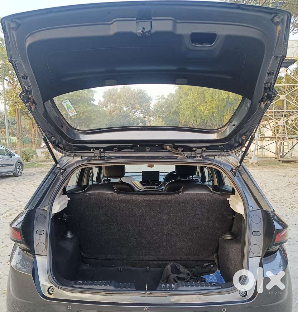 Tata Altroz 1.2 Xe, 2021, Petrol