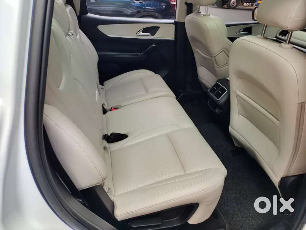 Mahindra Xuv700 2.2 Ax 7 Diesel At Luxury Pack Str Awd, 2022, Diesel
