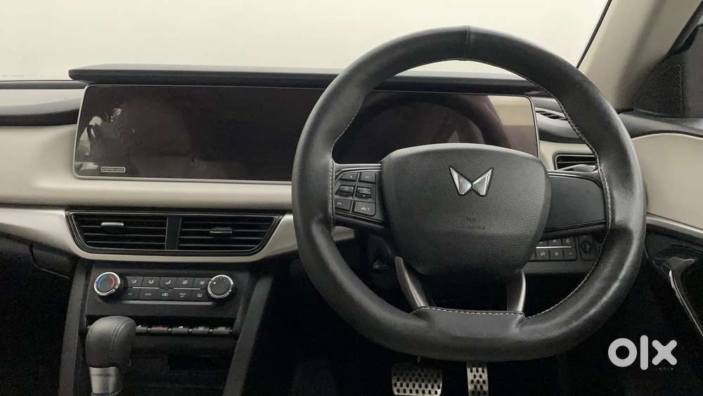 Mahindra Xuv700 2.2 Ax 5 Diesel At 7 Str, 2023, Diesel