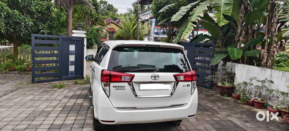 Toyota Innova Crysta 2.4 Gx Limited Edition 7 Str, 2022, Diesel