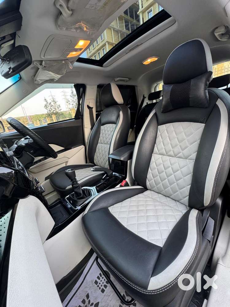 Mahindra Xuv 3xo Ax5 Pm Mt, 2024, Petrol