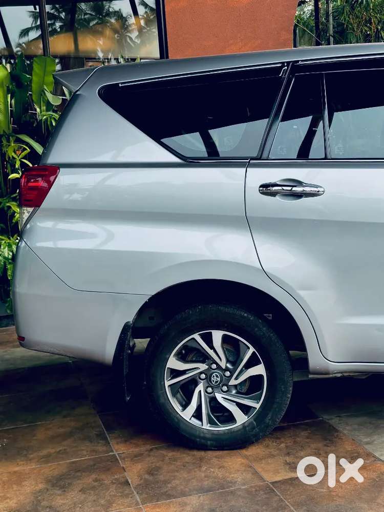 2022 Crysta Single Ownership 2lakh Kilometers