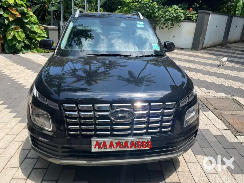 Hyundai Venue 2023 Diesel Well Maintained