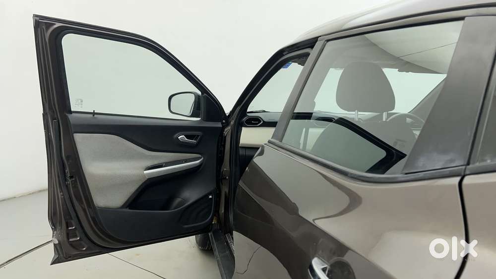 Nissan Magnite 1.0 Xv Turbo Cvt, 2021, Petrol