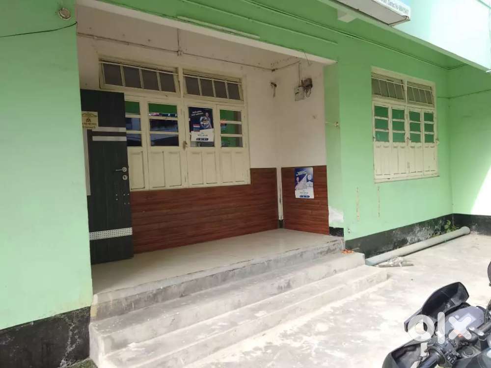 Ground floor for 4 rooms office use at Bora service near GS road For