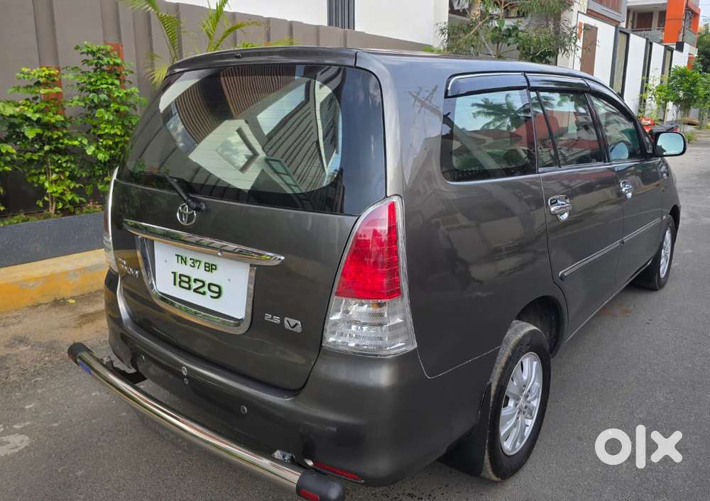 Toyota Innova 2.5 V Diesel 7-seater, 2011, Diesel