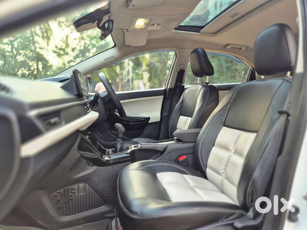Tata Nexon Creative Plus 1.2 Revotron Petrol 6 Mt, 2025, Cng & Hybri..