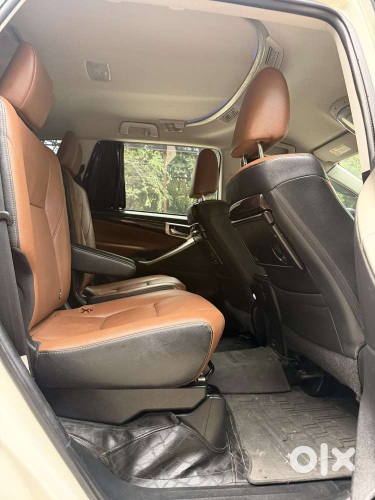 Toyota Innova Crysta 2.8 Zx At 7 Seater, 2022, Diesel