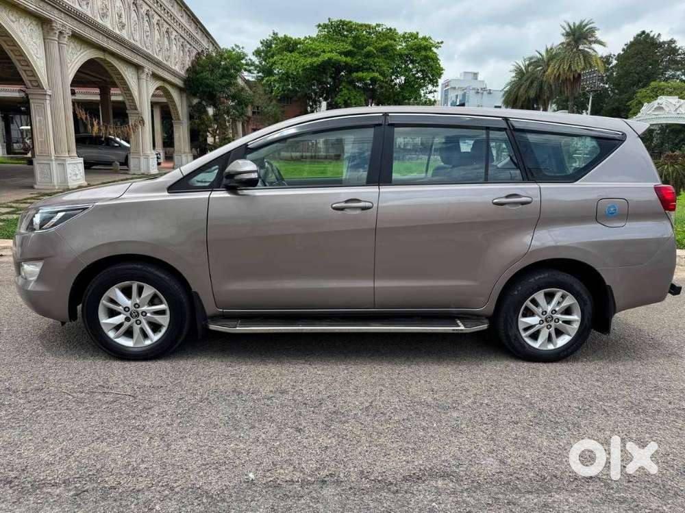 Toyota Innova Crysta G 8 Str, 2017, Diesel