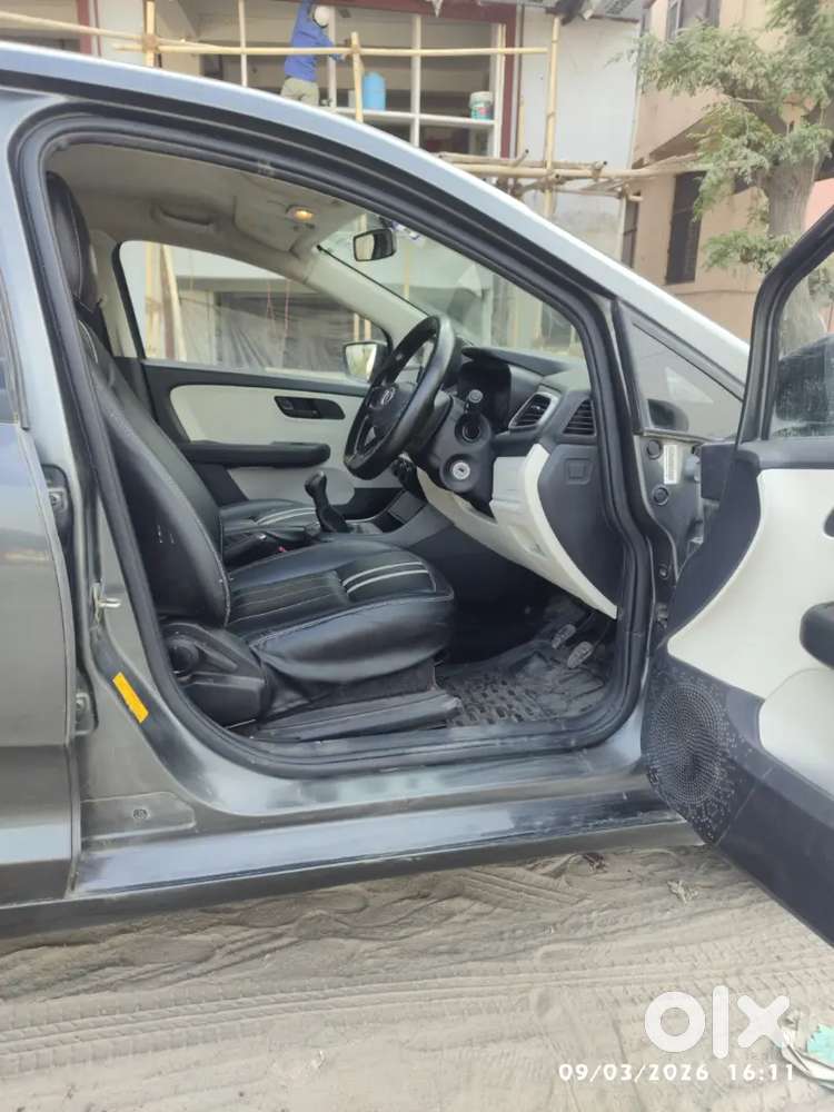 Tata Altroz 2022 Petrol 37600 Kms Driven