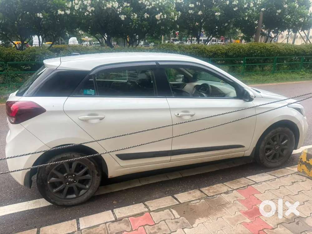 Hyundai I20 2020 Petrol 90000 Km Driven
