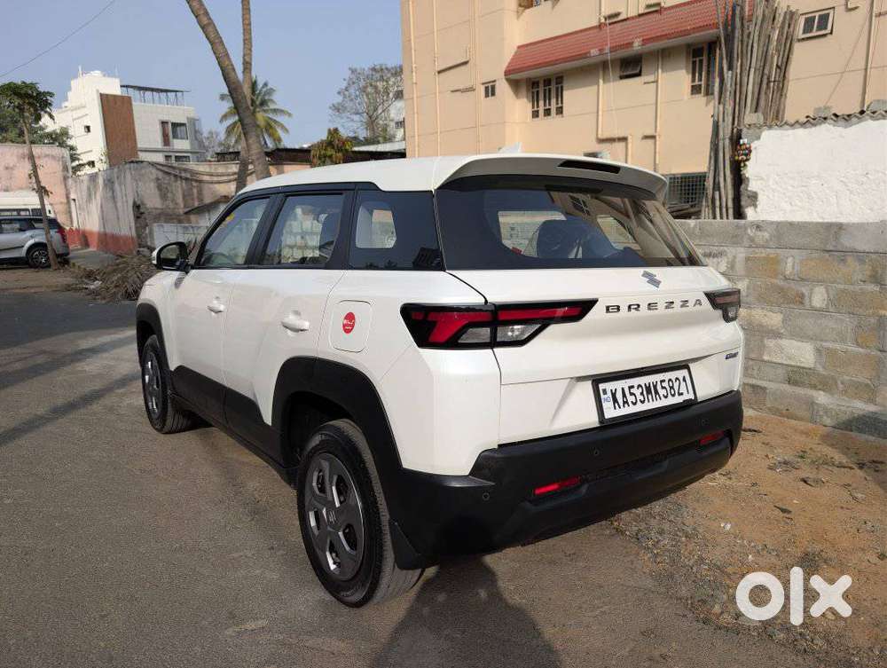 Maruti Suzuki Brezza 1.5 Vxi Smart Hybrid, 2023, Petrol
