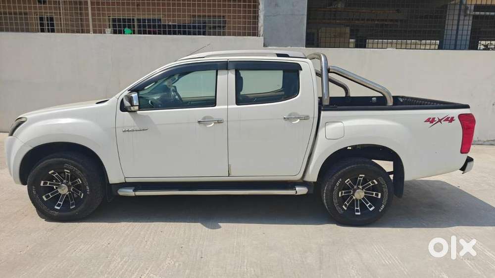 Isuzu D-max V-cross 2018 Diesel Good Condition