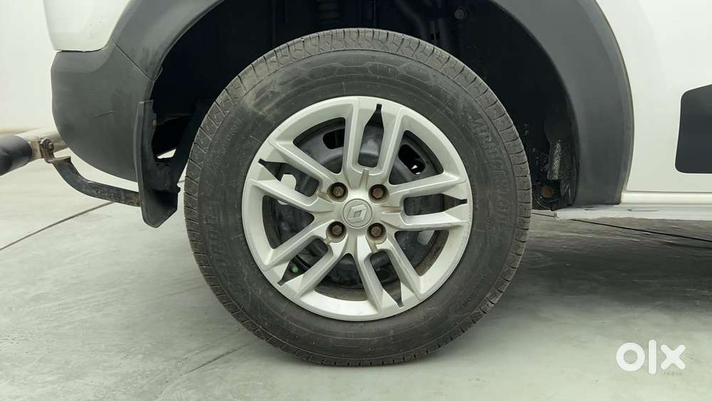 Renault Triber Rxt, 2022, Petrol