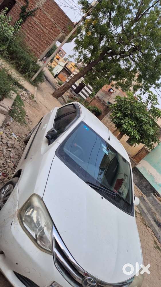 Toyota Etios Liva 2012