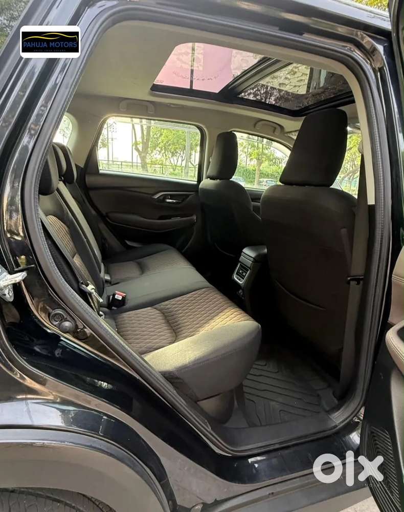 Toyota Urban Cruiser Hyryder, 2025, Petrol
