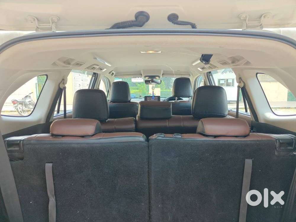 Toyota Innova Hycross 2.0 Vx (o) Hybrid 8 Str, 2023, Petrol