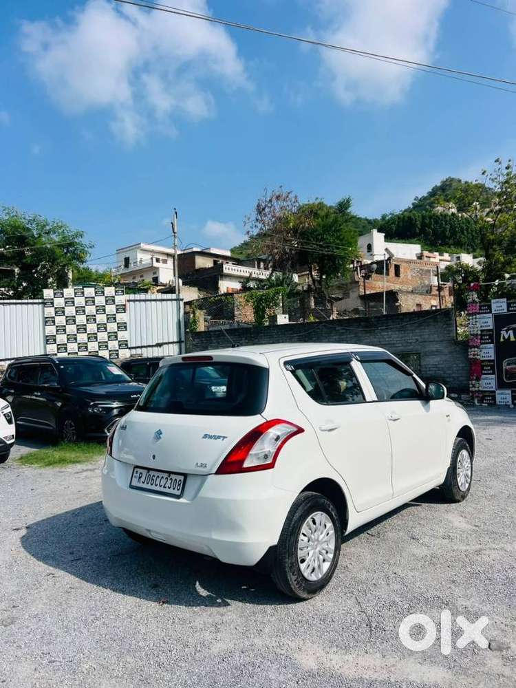 Maruti Suzuki Swift Lxi, 2015, Petrol