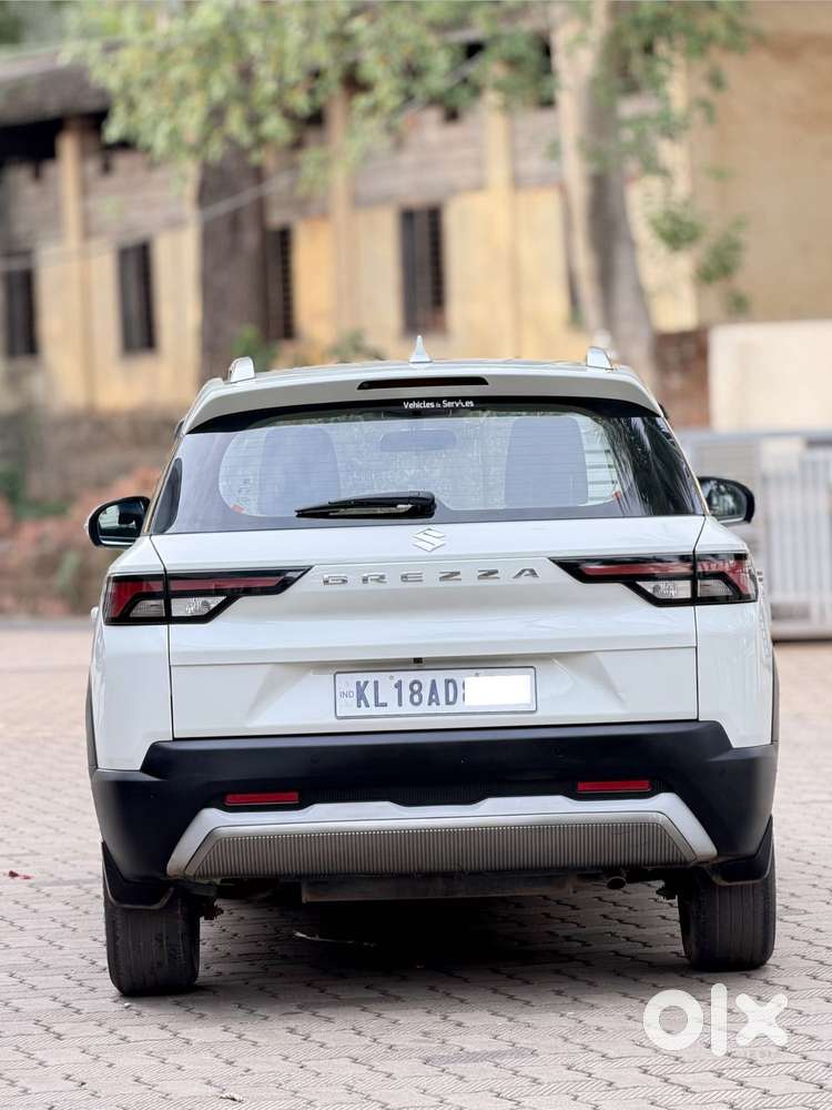Maruti Suzuki Brezza 1.5 Zxi Smart Hybrid, 2023, Petrol