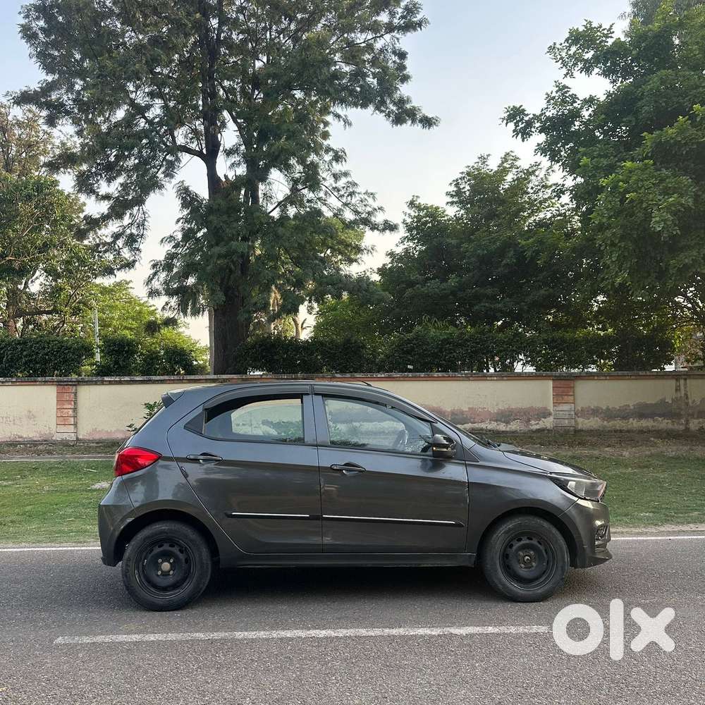 Tata Tiago 1.05 Revotorq Xt Option, 2023, Petrol