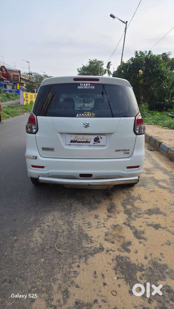 Maruti Suzuki Ertiga Vxi Shvs, 2014, Petrol