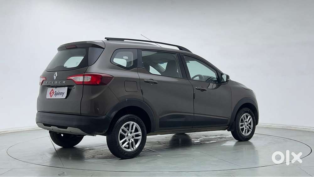 Renault Triber Rxt, 2023, Petrol