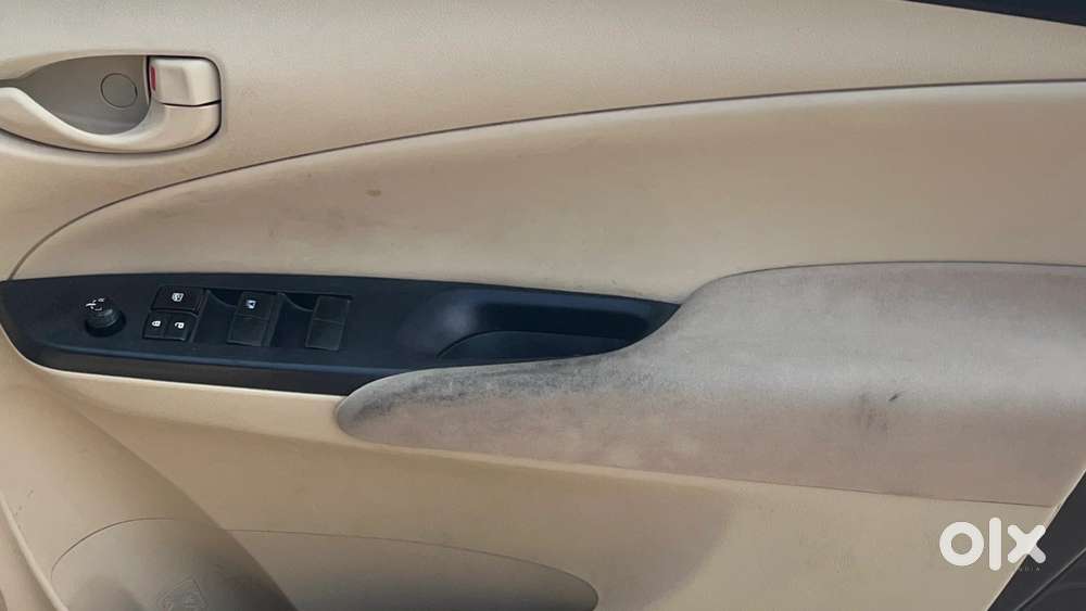 Toyota Yaris J Cvt, 2019, Petrol