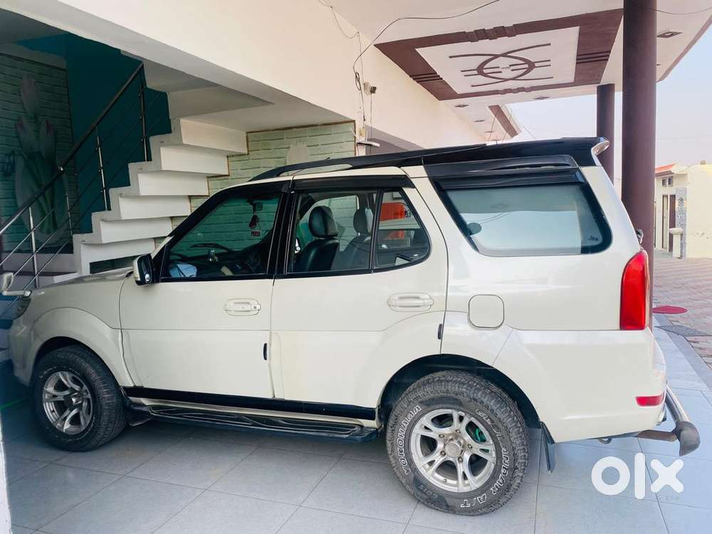 Tata Safari Storme 2014