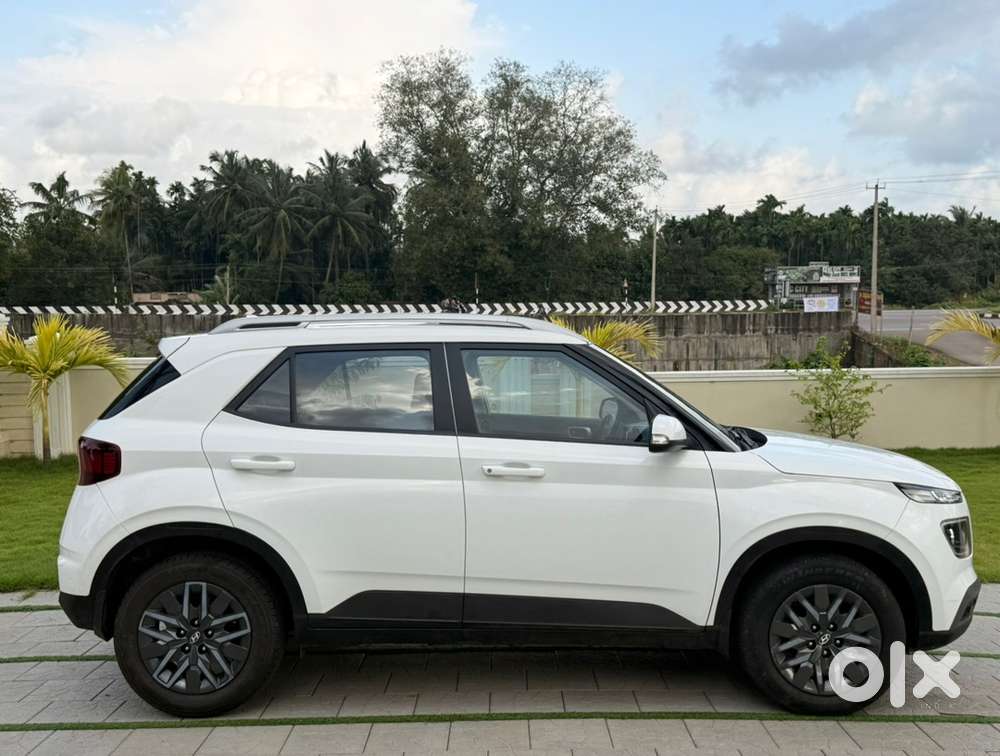Hyundai Venue 2022 Diesel 135000 Km Driven