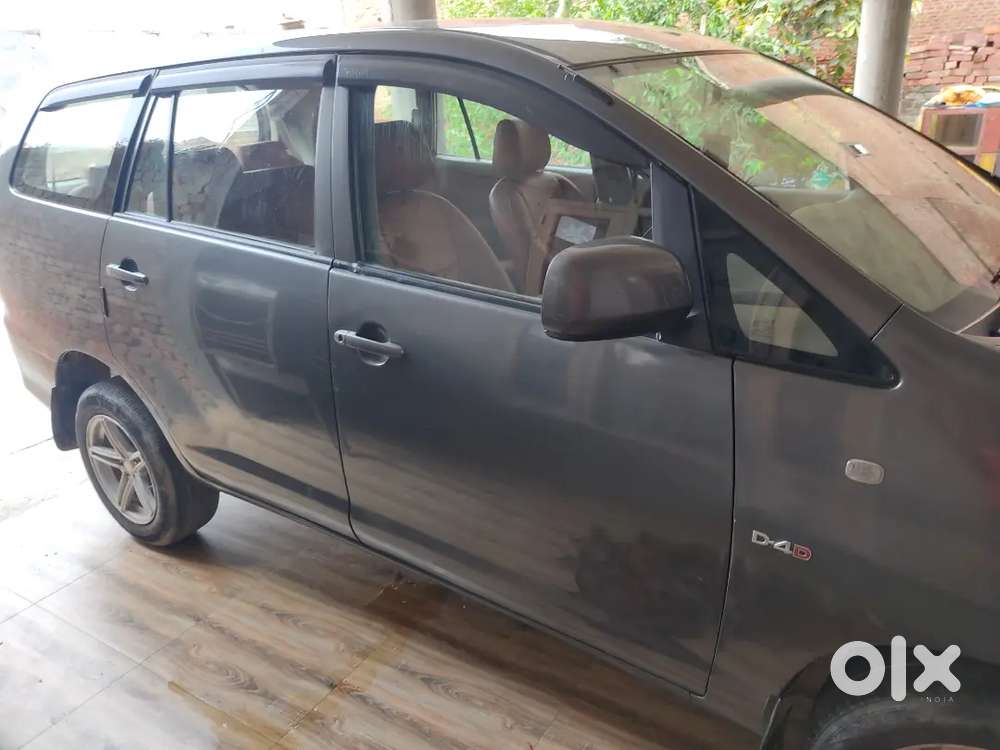 Toyota Innova 2.5 2012