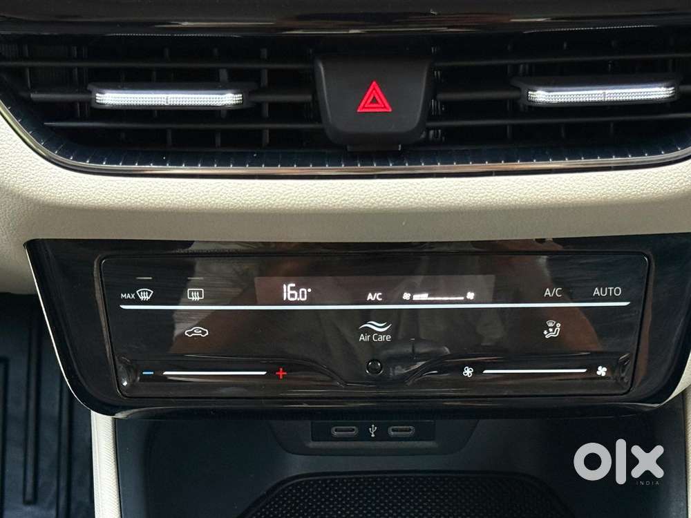 Skoda Slavia 1.0 Ambition Tsi, 2025, Petrol