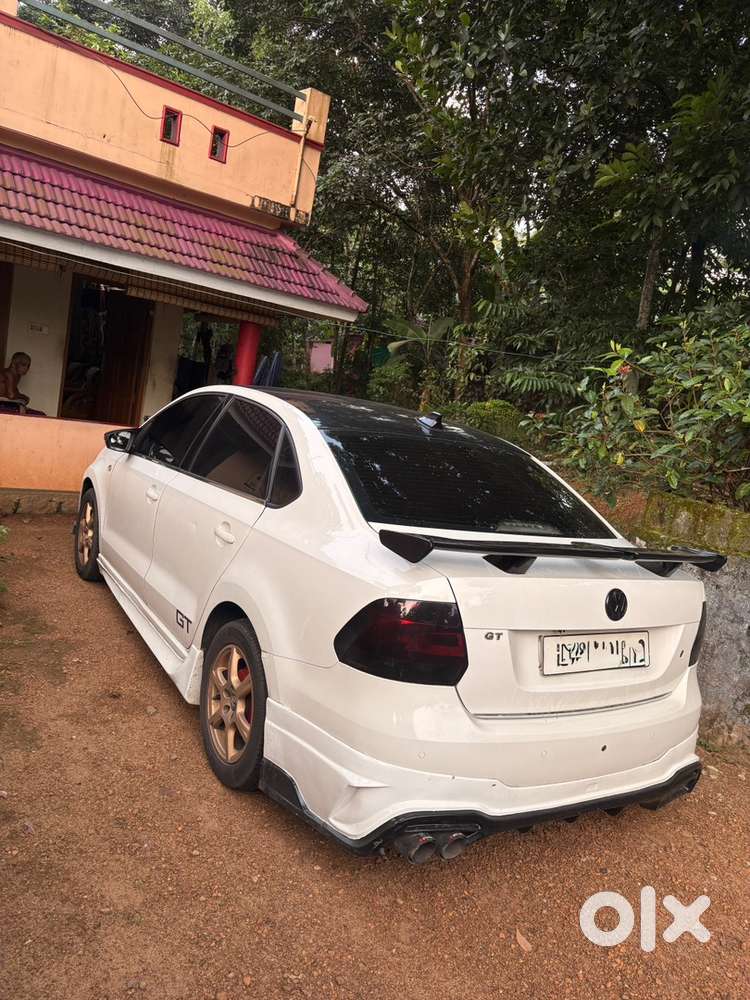 Volkswagen Vento 1.6 Highline At Petrol