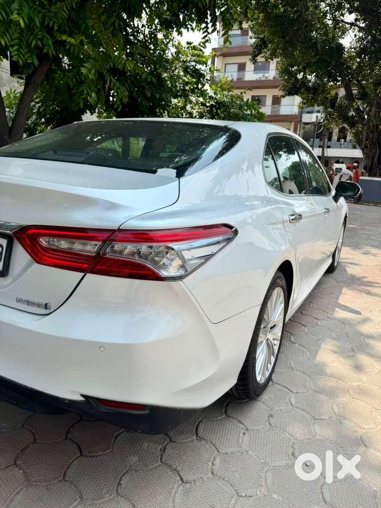 Toyota Camry Hybrid 2020