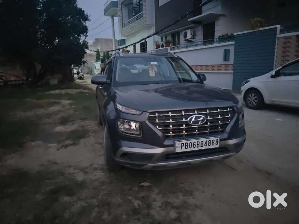 Hyundai Venue Petrol 2022