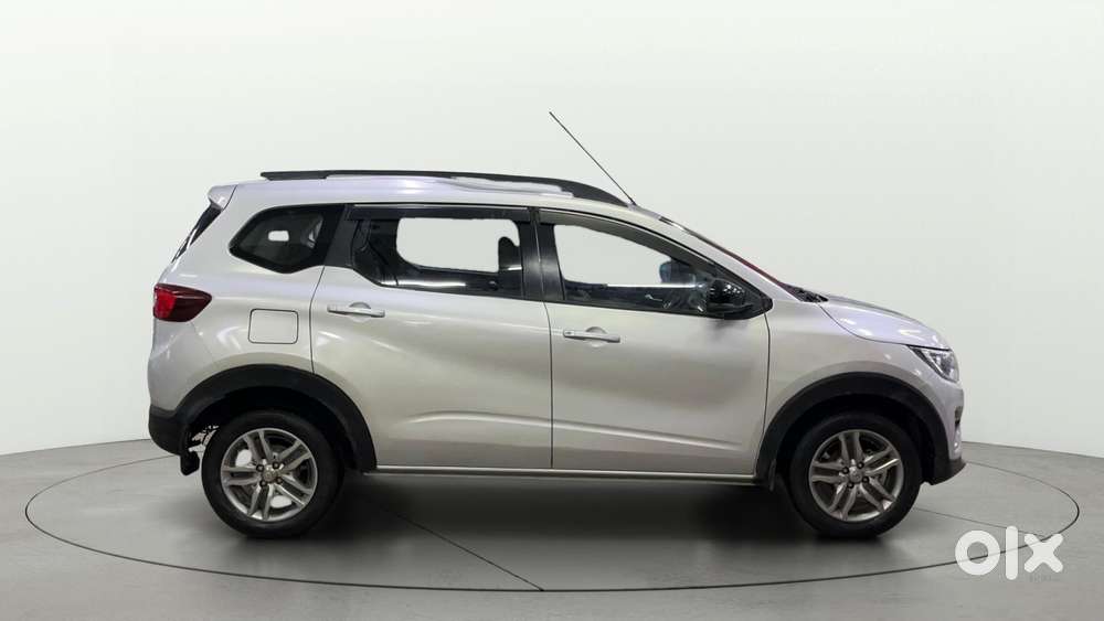 Renault Triber Rxz, 2021, Petrol
