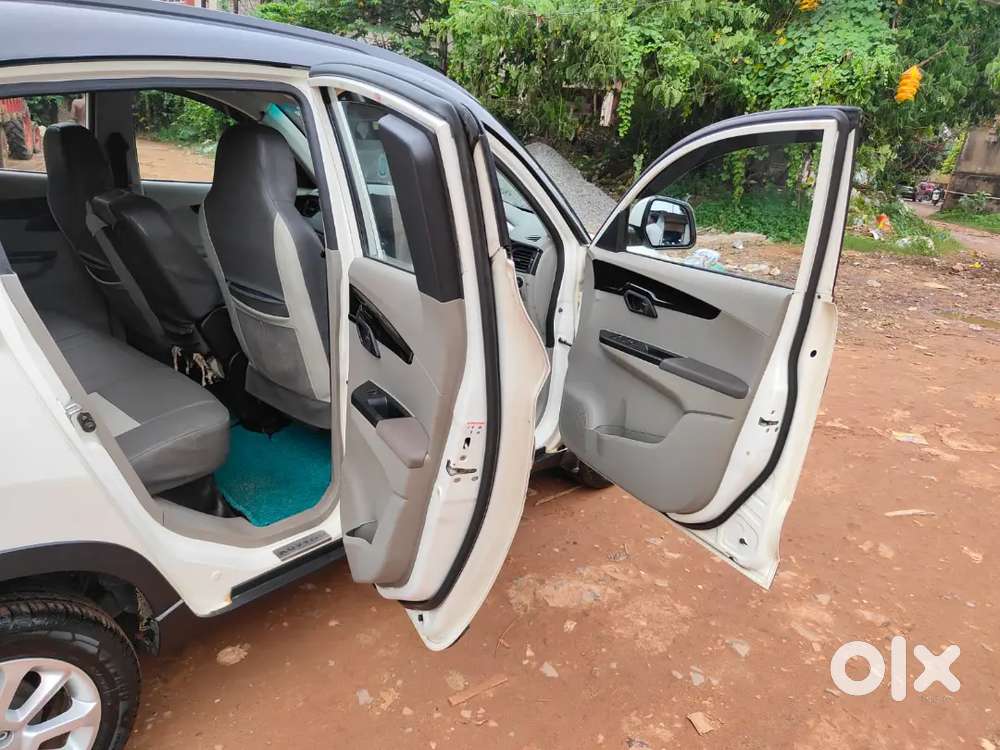 Mahindra Kuv100 Nxt 2017 Petrol 50000 Km Driven