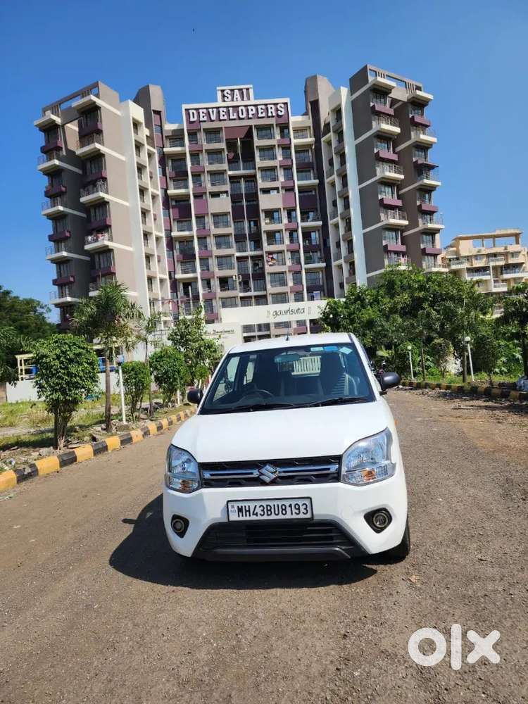 One Hand Use More Driving