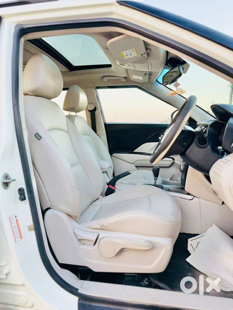 Mahindra Xuv300 W8 (o) 1.5 Diesel Amt, 2020, Diesel