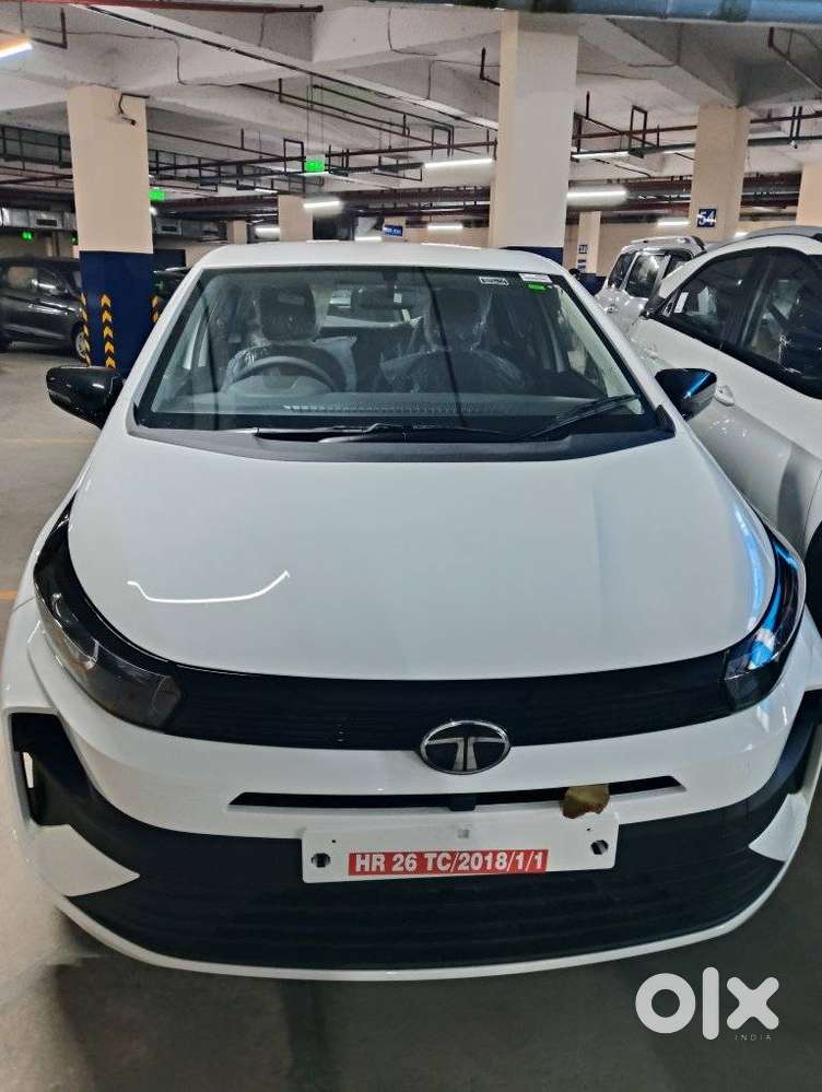 Tata Altroz Xz, 2026, Petrol