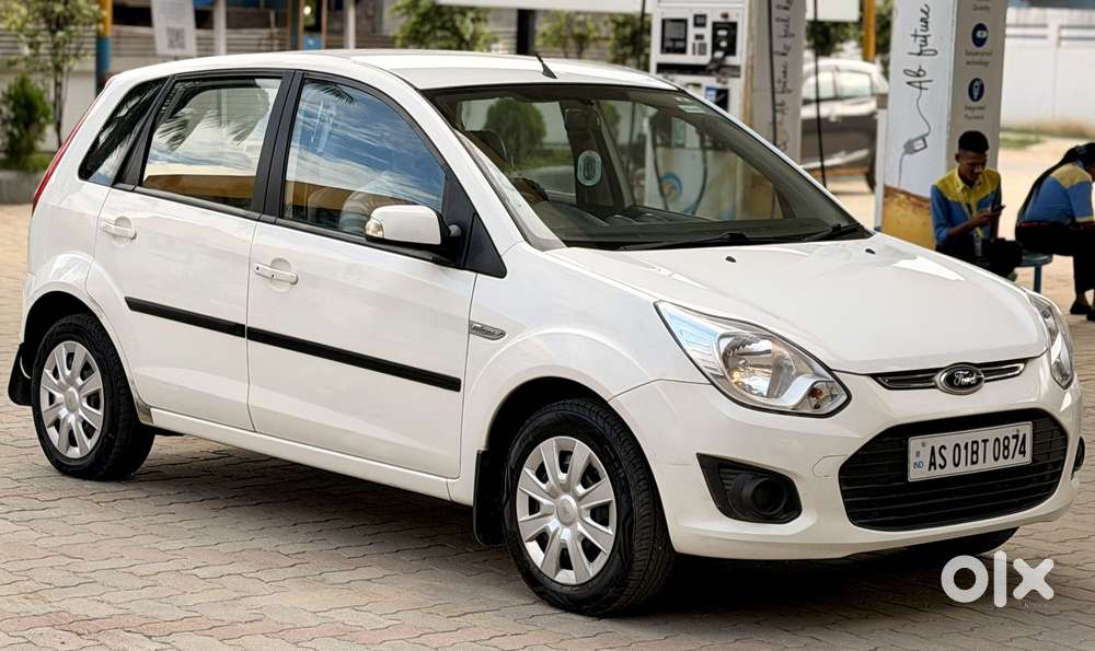 Ford Figo 1.2p Trend Mt, 2015, Petrol