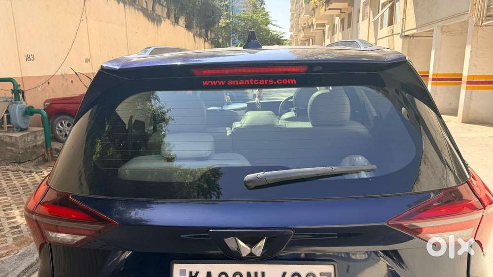 Mahindra Xuv700 2.0 Ax 5 Petrol Mt 7 Str, 2022, Petrol