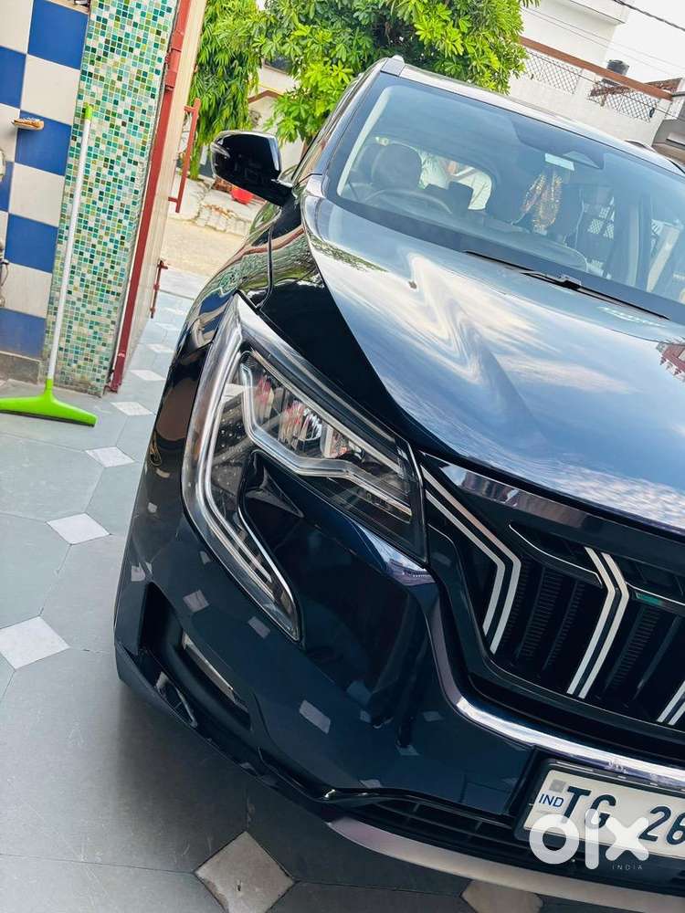 Mahindra Xuv700 2024 Petrol Well Maintained