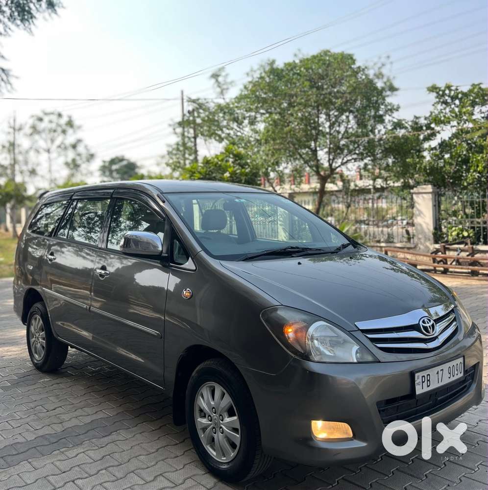 Toyota Innova 2011 Diesel Well Maintained
