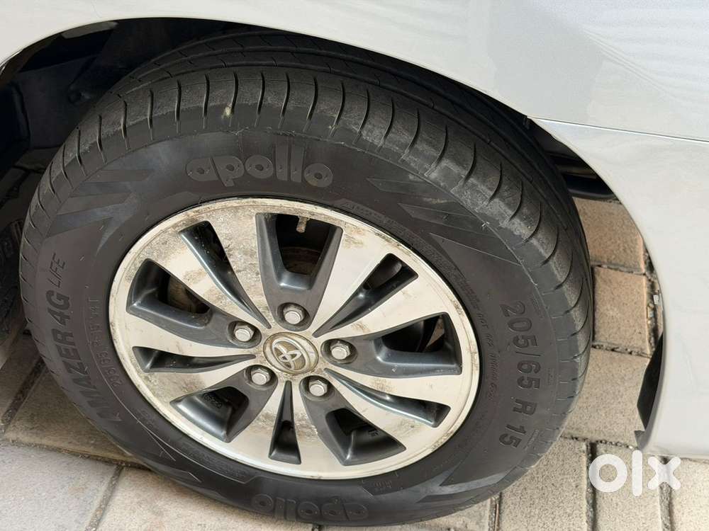 Toyota Innova 2015 Diesel 183000 Km Driven