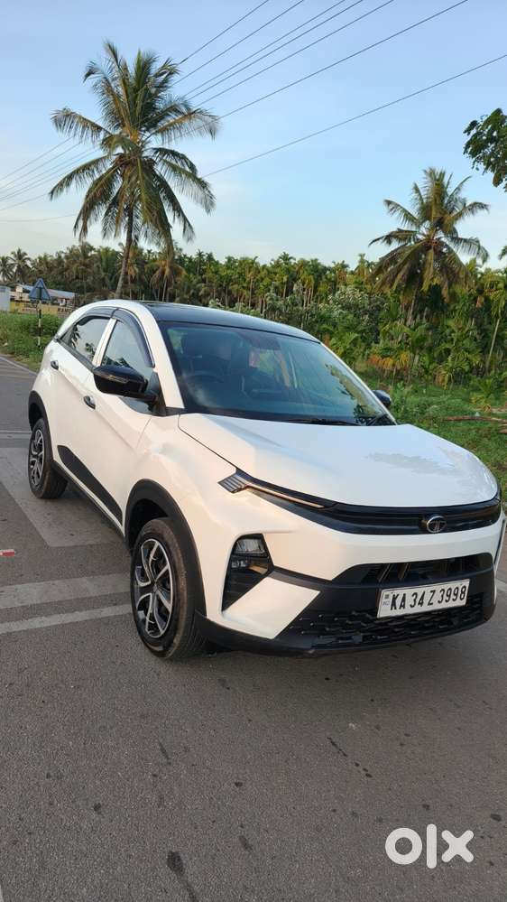 Tata Nexon Smart Plus1.2 Revotron Petrol 5 Mt, 2025, Petrol