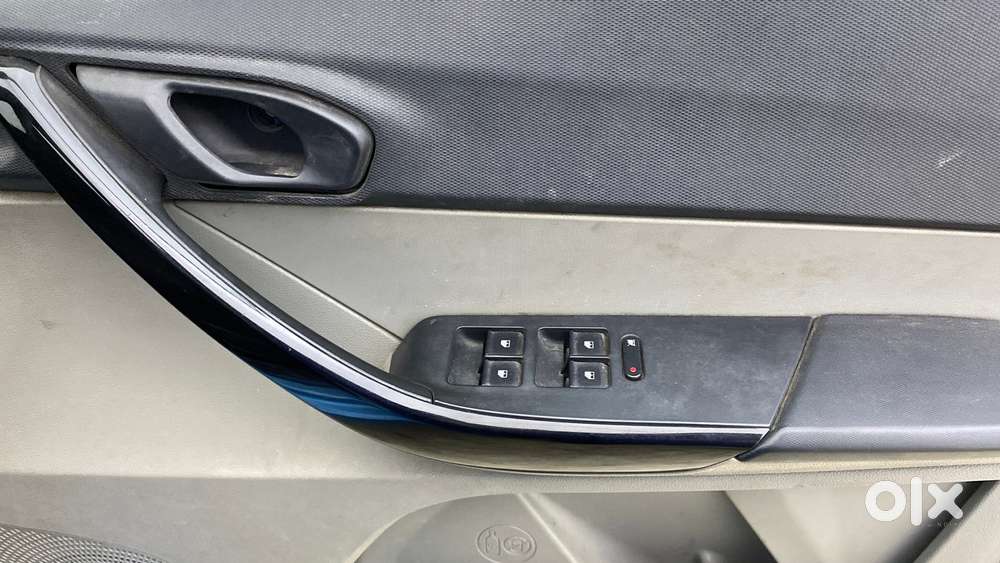 Tata Tiago 1.2 Revotron Xt, 2017, Petrol