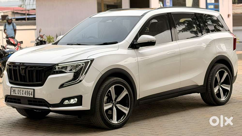 Mahindra Xuv700 2.0 Ax 7 Petrol Mt Str, 2022, Petrol