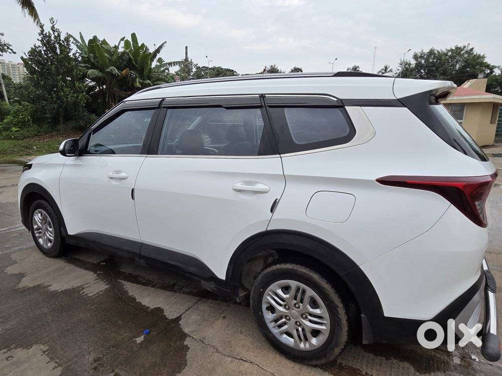 Kia Carens 1.4 Prestige 7 Str, 2023, Petrol